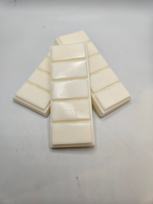 Vanilla and shea butter wax melt snap bar